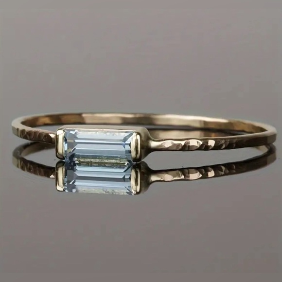 Sparkly Blue Cubic Zirconia Ring , Size 7 , Dainty Sexy Ring